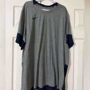 Nike Men's Gray and Black Athletic Shirt 4XL